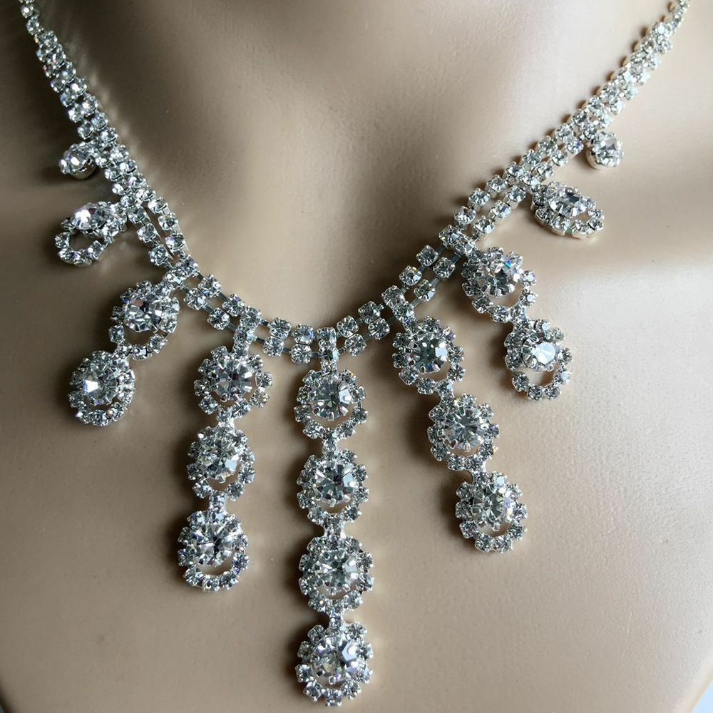 FANCY Silver Necklace & Earrings Rhinestone Set💎
